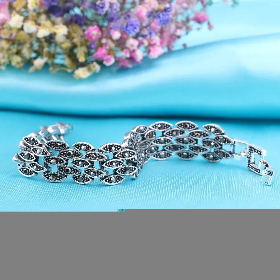 Bright Black Crystal Eye Link Bracelet  Vintage Antique Silver