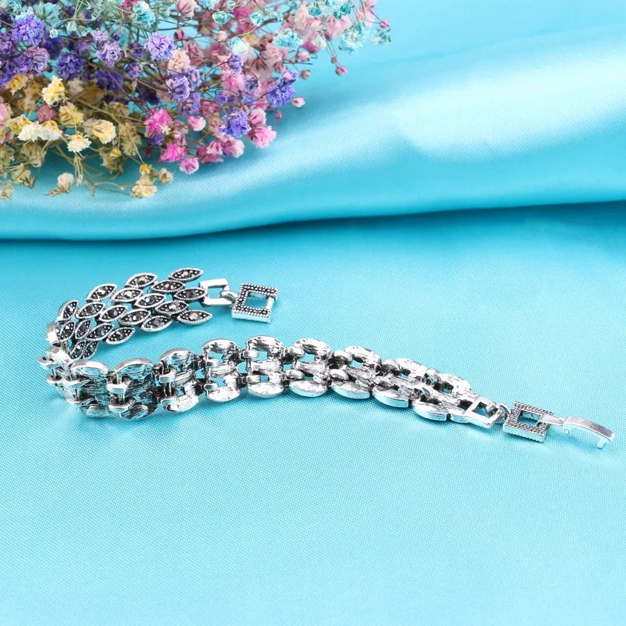 Bright Black Crystal Eye Link Bracelet  Vintage Antique Silver
