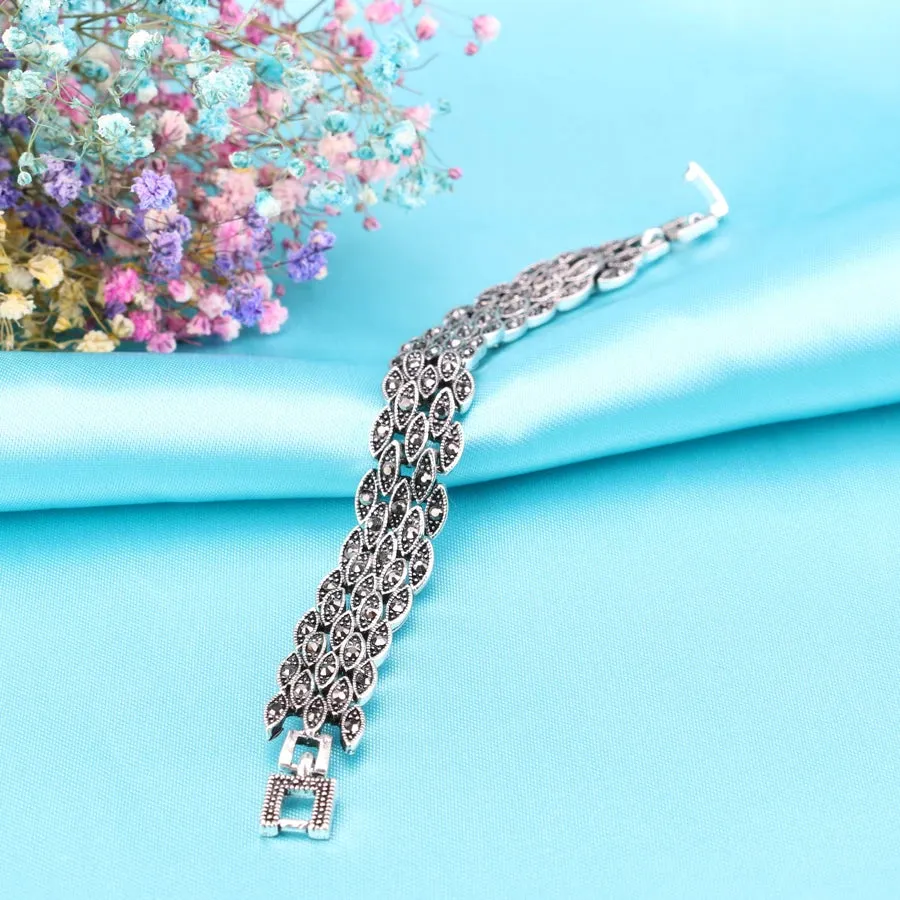 Bright Black Crystal Eye Link Bracelet  Vintage Antique Silver
