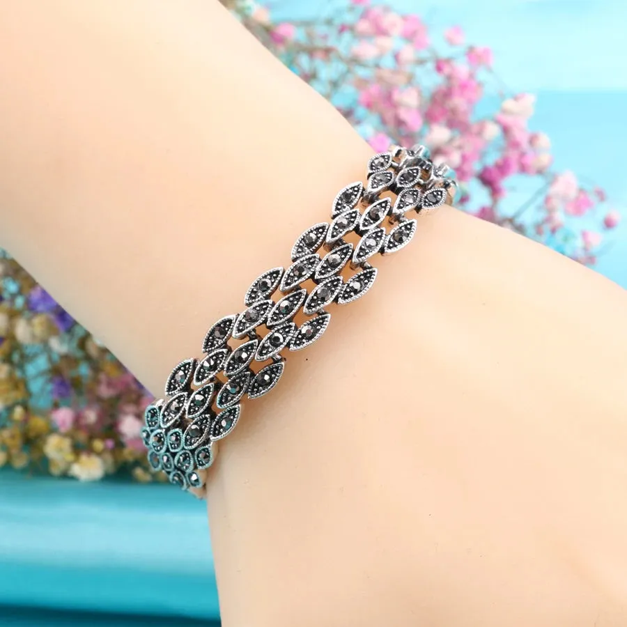 Bright Black Crystal Eye Link Bracelet  Vintage Antique Silver