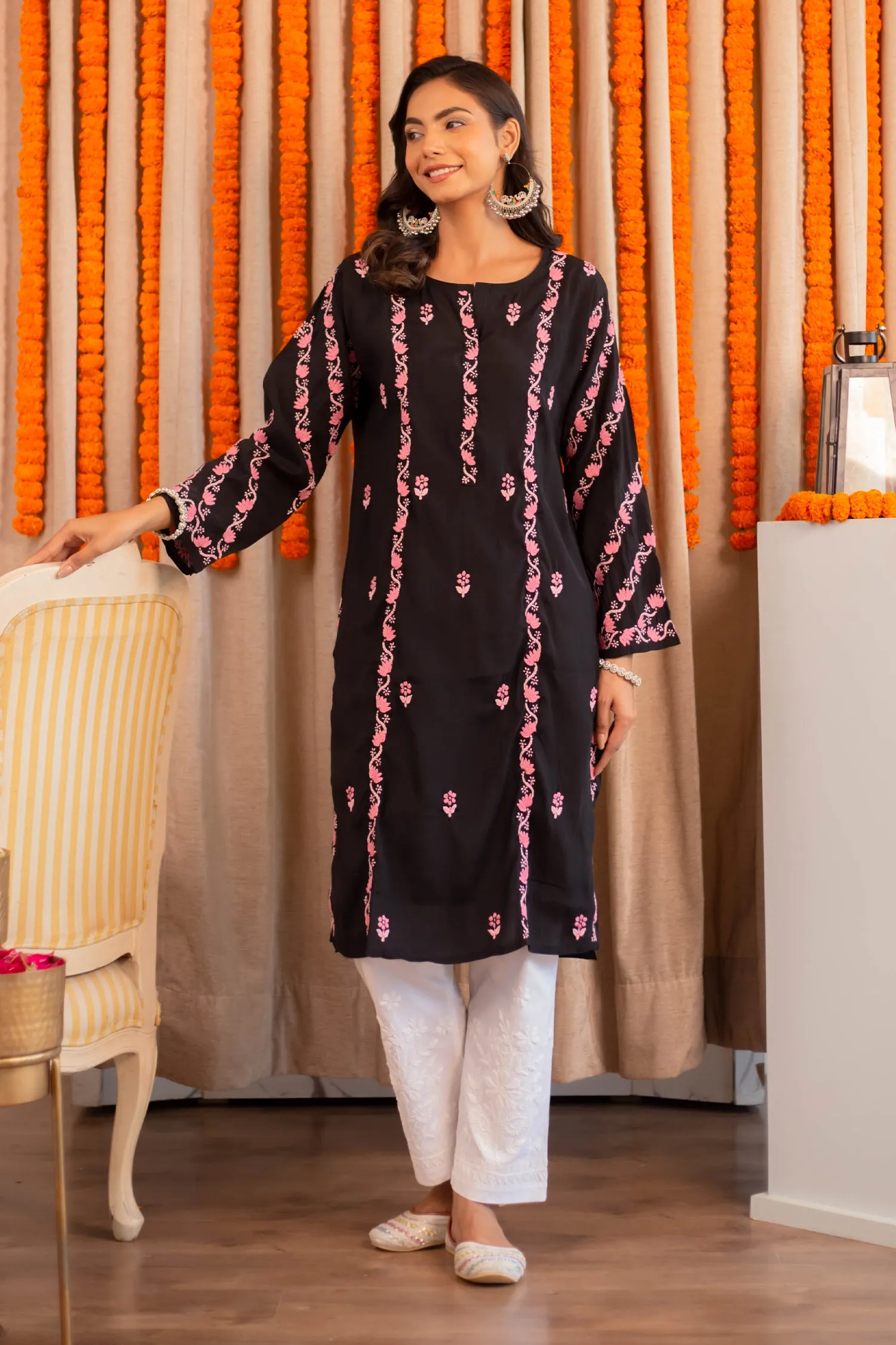 Saba Chikankari Long Kurta In Muslin - Black
